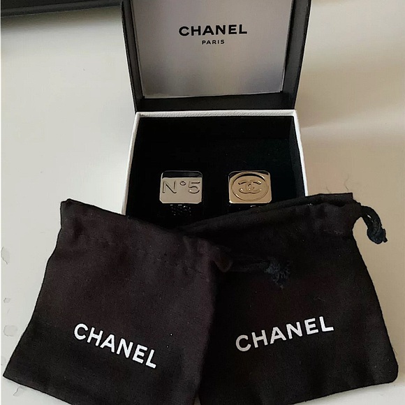 Chanel Dice - Picture 1 of 4